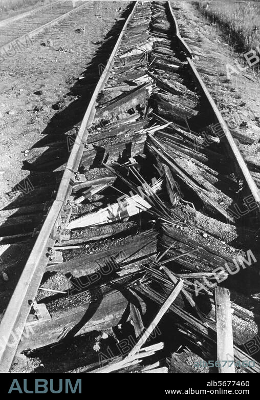 Soviet Union, Destroyed rail tracks Album alb5677460