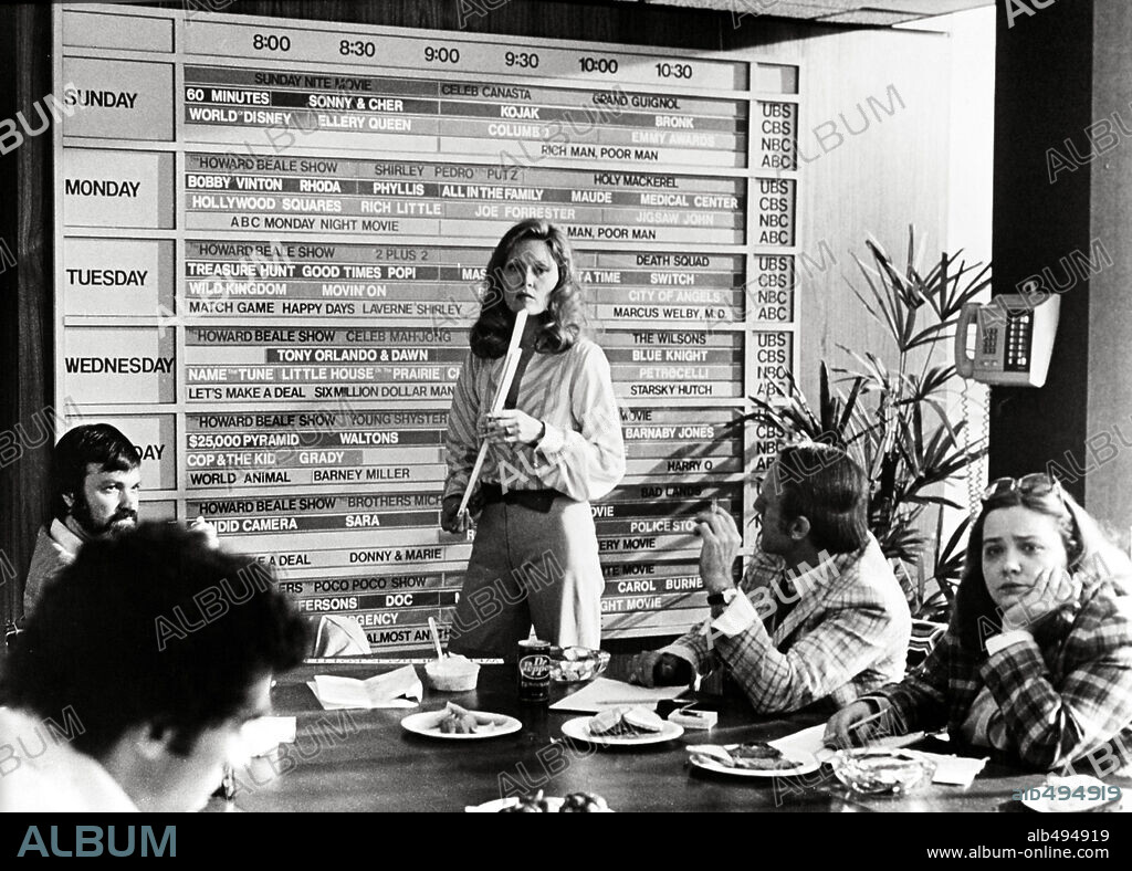 FAYE DUNAWAY en NETWORK, UN MUNDO IMPLACABLE, 1976 (NETWORK), dirigida por SIDNEY LUMET. Copyright UNITED ARTISTS.