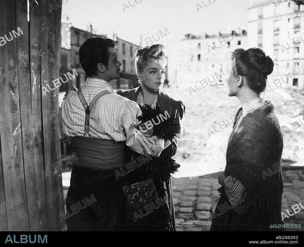 SERGE REGGIANI and SIMONE SIGNORET in GOLDEN HELMET, 1952 (CASQUE D'OR), directed by JACQUES BECKER. Copyright SPEVA FILMS/PARIS FILM.