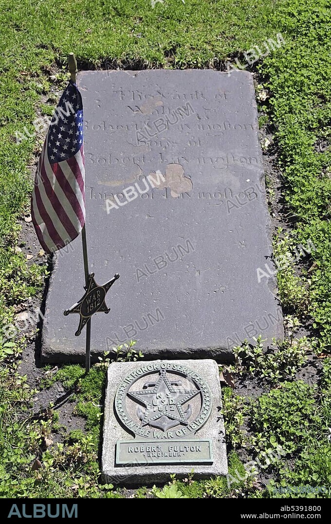 Grave of Robert Fulton, 1765-1815, well-known personality from the history of the establishment of the USA, Trinity Church Cemetery, Manhattan, New York City, USA