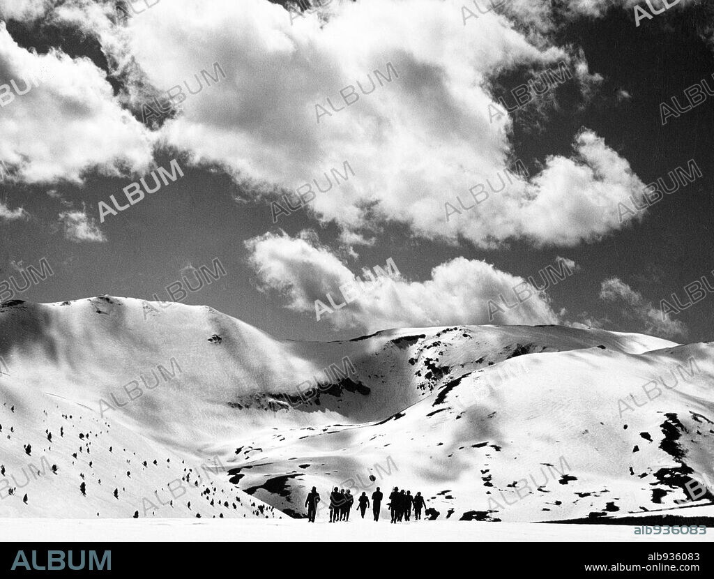 LA ENCRUCIJADA, 1960. Copyright BALCAZAR P.C.