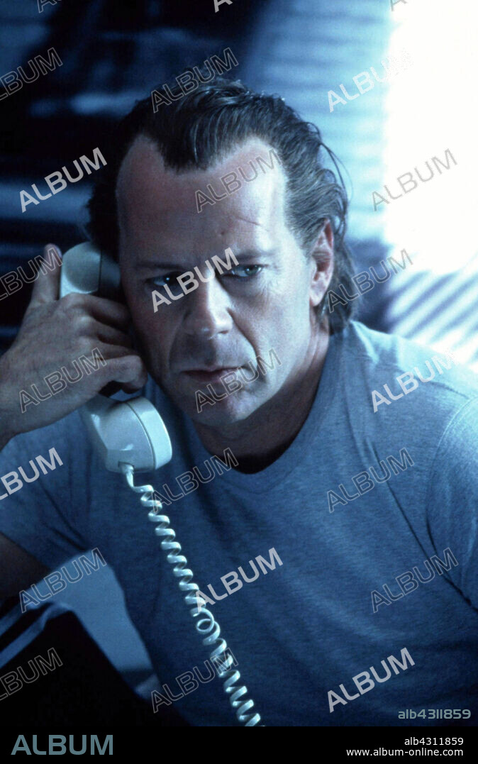 BRUCE WILLIS en BANDITS [BANDIDOS], 2001 (BANDITS), dirigida por BARRY LEVINSON. Copyright M.G.M.