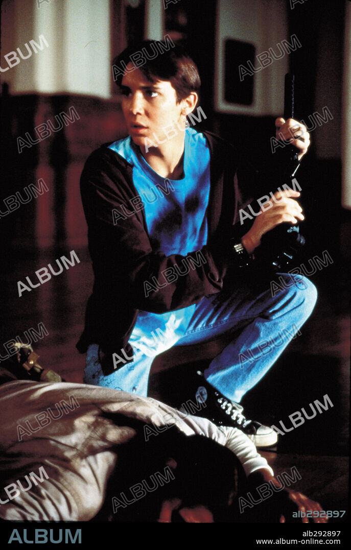 WIL WHEATON en OPERACIÓN: SOLDADOS DE JUGUETE, 1991 (TOY SOLDIERS). Copyright COLUMBIA TRI STAR.