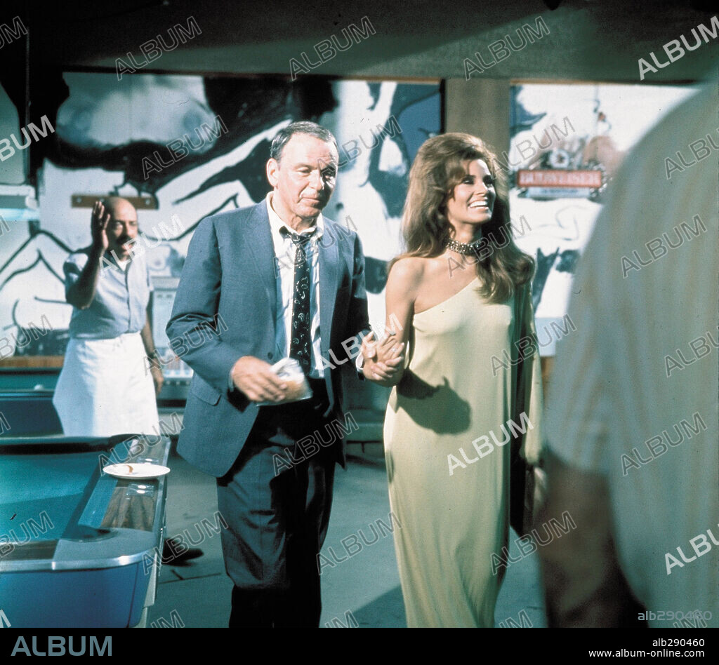 FRANK SINATRA and RAQUEL WELCH in LADY IN CEMENT, 1968, directed by GORDON DOUGLAS. Copyright 20TH CENTURY FOX.