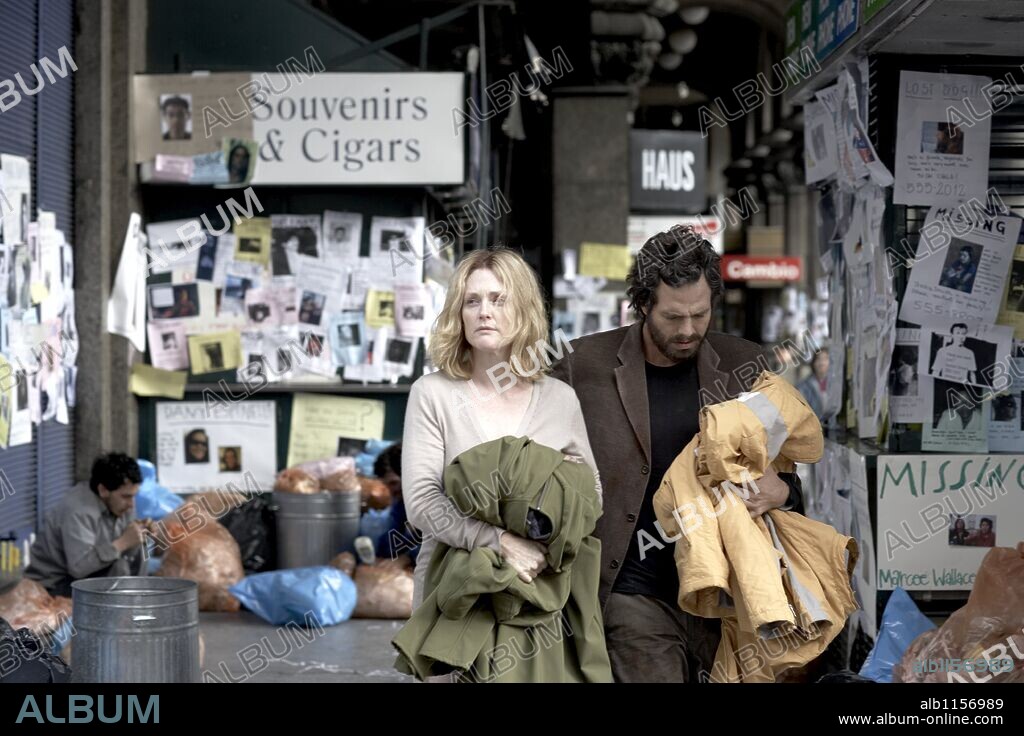 JULIANNE MOORE y MARK RUFFALO en A CIEGAS, 2008 (BLINDNESS), dirigida por FERNANDO MEIRELLES. Copyright RHOMBUS MEDIA/O2 FILMES/BEE VINE PICTURES / ERMEL, ALEXANDRE.