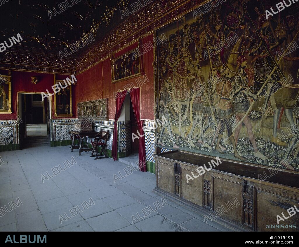 ARTE GOTICO. ESPAÑA. ALCAZAR DE SEGOVIA. Vista de la SALA DEL CORDON, llamada así por un cordón franciscano que, según la leyenda, Alfonso X el Sabio mandó colocar en señal de penitencia. SEGOVIA. Castilla-León.