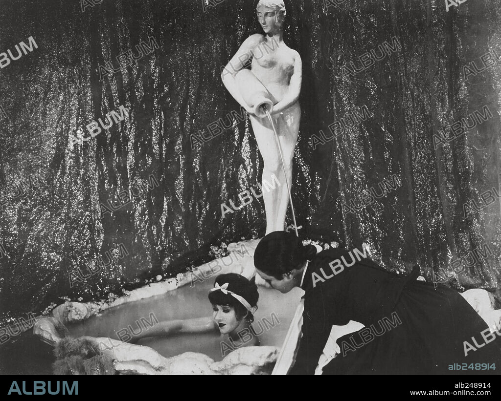 CATHERINE HESSLING in NANA, 1926, directed by JEAN RENOIR. Copyright FILMS ROITFEID, LES/GIGNO.