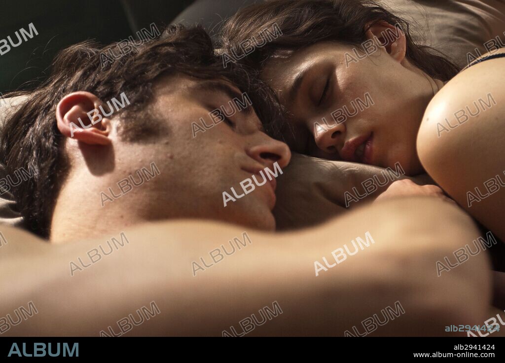 ASTRID BERGES-FRISBEY and LLORENÇ GONZALEZ in THE SEX OF THE ANGELS, 2012 (EL SEXO DE LOS ANGELES), directed by XAVIER VILLAVERDE. Copyright CONTINENTAL PRODUCCIONES.