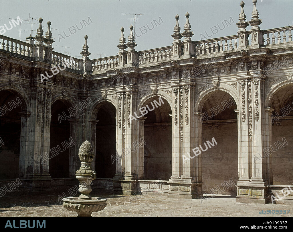 FERNANDO DE CASAS NOVOA. CLAUSTRO BARROCO - SIGLO XVIII - BARROCO GALLEGO.