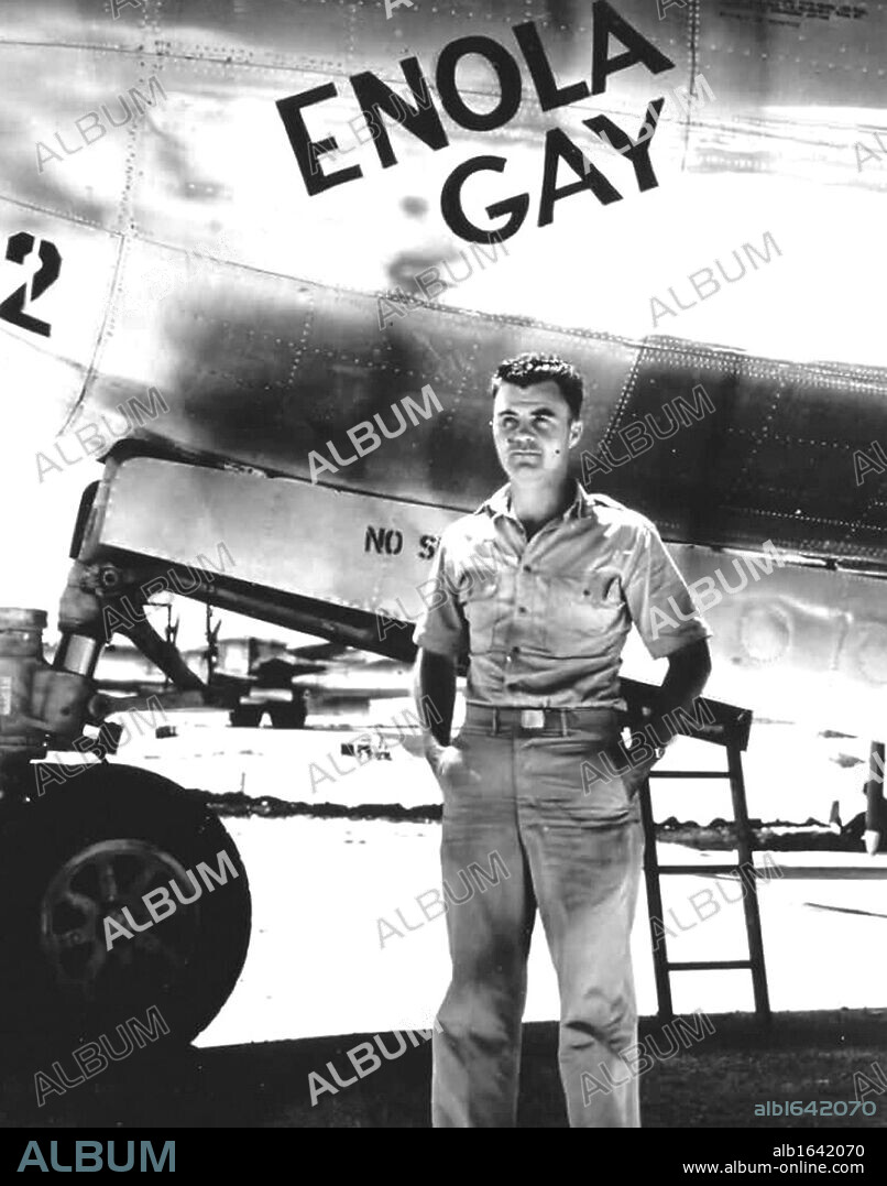 World War II: Paul Tibbets standing in front of the B-29 Enola Gay, the plane he piloted to Hiroshima and dropped the world's first atomic bomb on 5 August 1945. Warfare Aerial Nuclear.