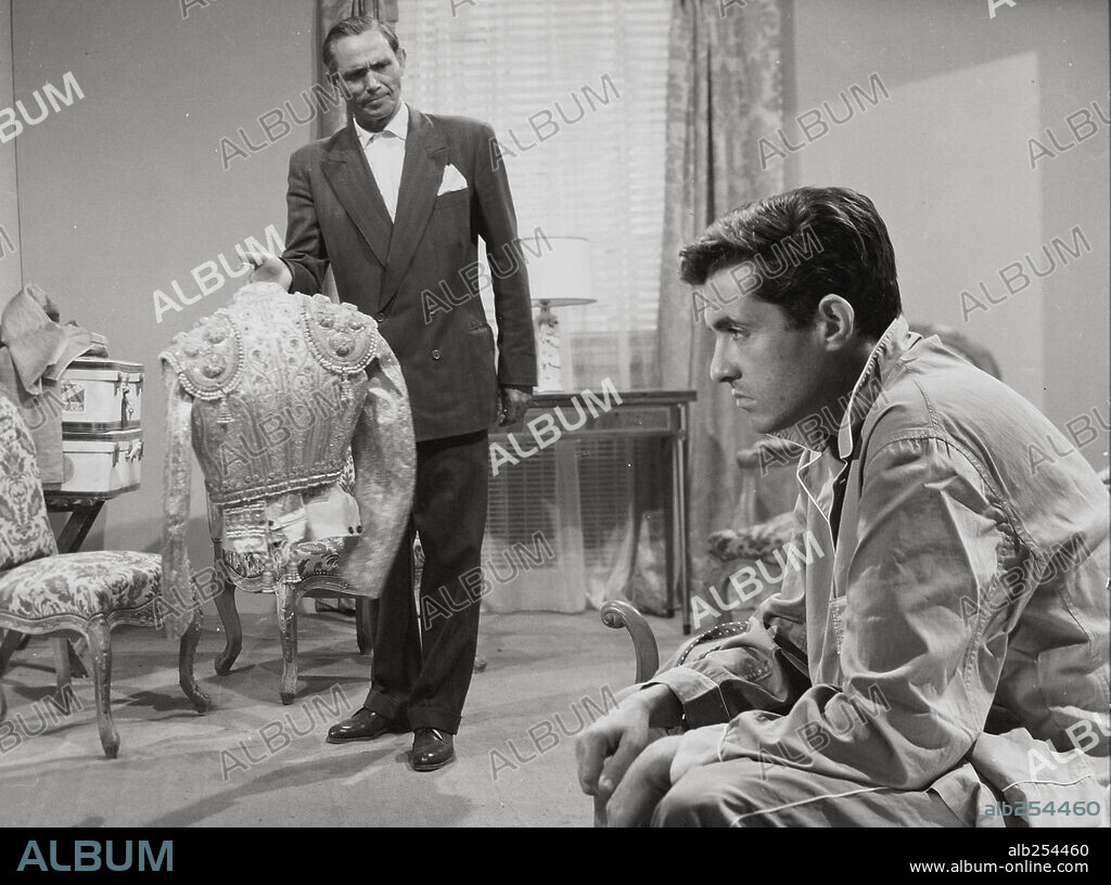 GERMAN COBOS und MANOLILLO in A LAS CINCO DE LA TARDE, 1961, unter der Regie von JUAN ANTONIO BARDEM. Copyright UNINCI,S.A.