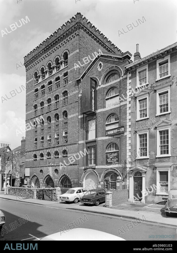 Welsh Back Granary, Bristol, 1970.This warehouse was designed by Ponton & Gough. The ground floor was devoted to office space and is much taller than the other storeys. It has internal details in the Gothic style. The upper 8 floors are built for storage and have sections separated by brick piers.