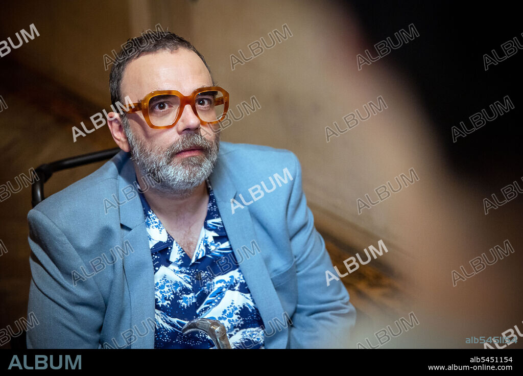 BOB POP in QUEER YOU ARE, 2021 (MARICON PERDIDO), directed by ALEJANDRO MARIN. Copyright El Terrat / TNT España.