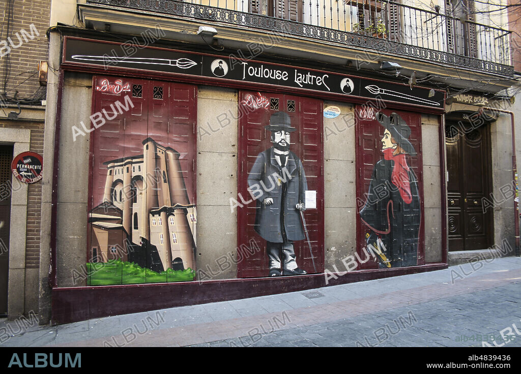 Madrid, Comunidad de Madrid, Spain, Europe.. Calle de la Huertas, the Toulouse Lautrec bar, in the old town.