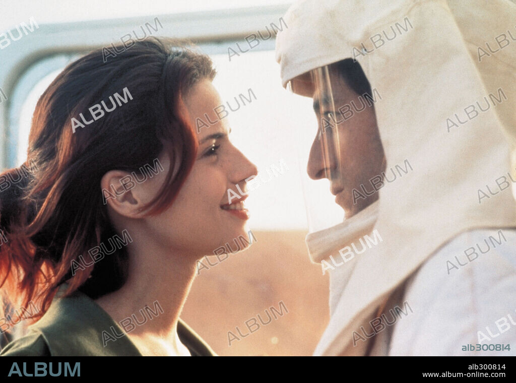 CARMELO GOMEZ y Silke en TIERRA, 1996, dirigida por JULIO MEDEM. Copyright SOGETEL/LOLAFILMS.