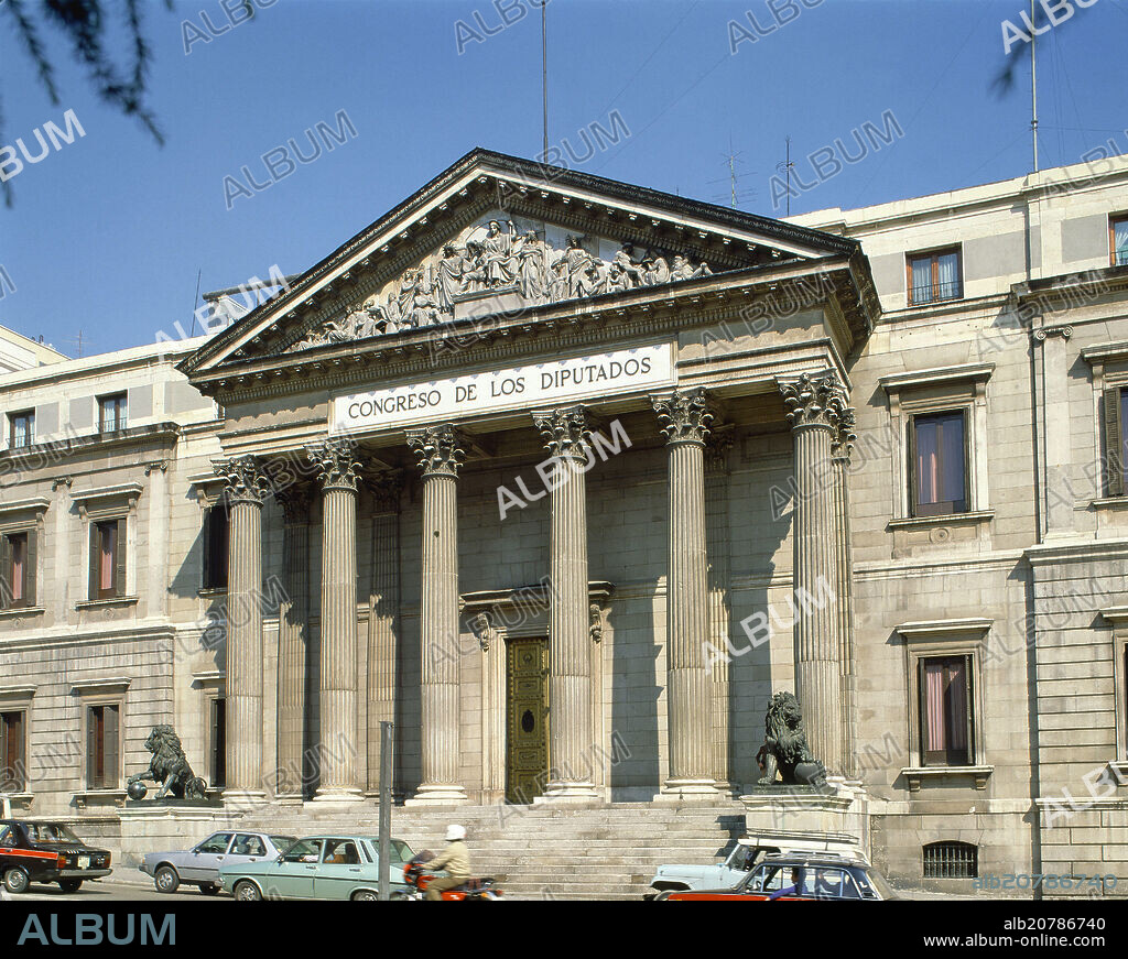NARCISO PASCUAL Y COLOMER. FACHADA NEOCLASICA DEL EDIFICIO DEL CONGRESO DE LOS DIPUTADOS - 1843 - PORTICO HEXASTILO - FOTO AÑOS 80.