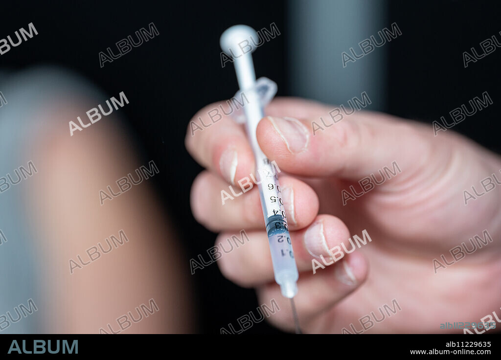 Vaccination of 5-11 year olds. Val de marne vaccination center.
