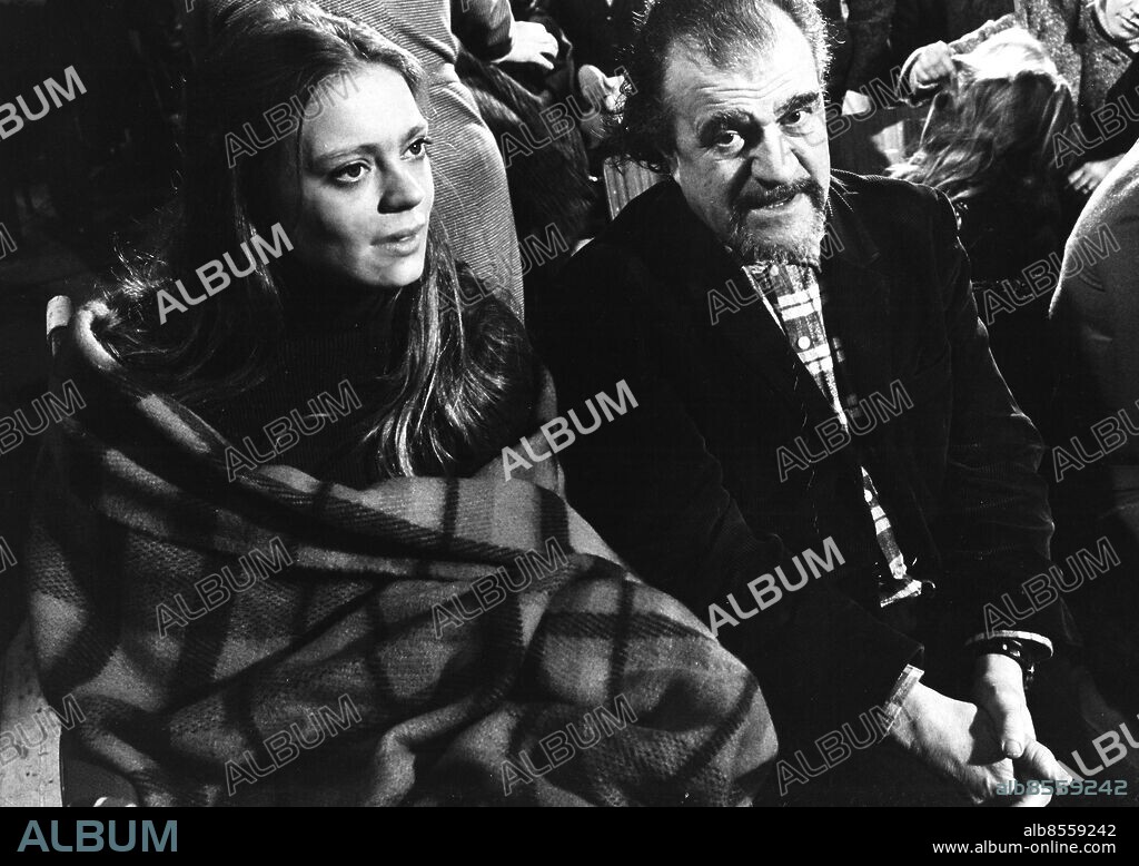1973.. Orig. bildtext... TV Hem till byn 1973 Not. Karin Dahl = Christel Körner Ragnar Dahl = Sture Ericson Anm. Skådespelare TV-serier Publ. i RiR 46/89 persons: CHRISTEL KÖRNER;STURE ERICSON sites: SVERIGE.