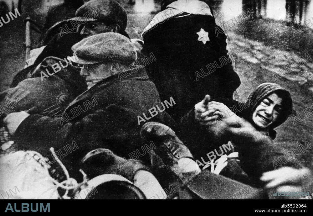 2. Weltkrieg / Warschauer Ghetto. (1940 von der dt. Besatzung eingerichtet zur Ghettoisierung und Deportation der jüd. Bevölkerung; nach Aufstand 1943 zerstört). Abtransport von Juden aus dem Ghetto. Foto, 1943.