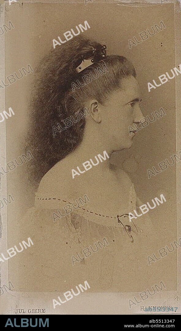 HANNOVER PHOTO STUDIO JULIUS GIERE. Pianist and composer Ingeborg Bronsart von Schellendorf (1840-1913).