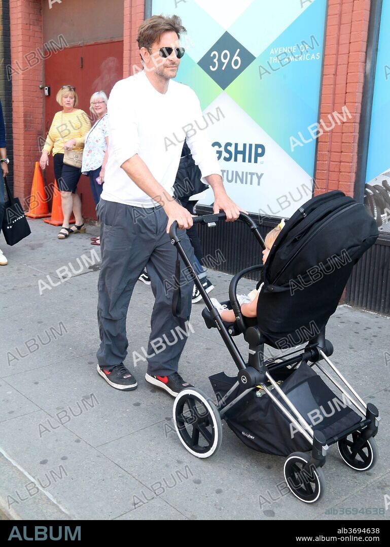 May 25, 2018 - New York City, New York - 5/25/18.Bradley Cooper and daughter Lea De Seine Shayk Cooper out in New York City. 25/05/2018