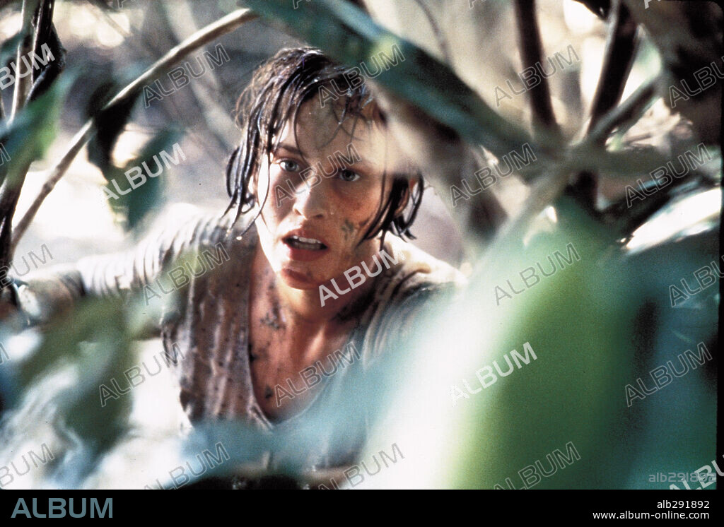 PATRICIA ARQUETTE in BEYOND RANGOON, 1995, directed by JOHN BOORMAN. Copyright PLESKOW/SPIKINS / RUBENSTEIN, BILL.