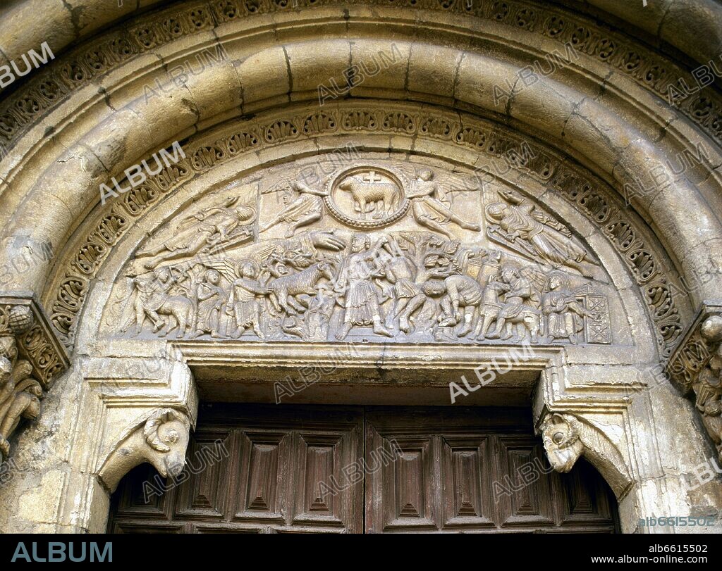 TIMPANO DE LA PUERTA DEL CORDERO CON LA ESCENA DEL SACRIFICIO DE ISAAC - SIGLO XI - ROMANICO ESPAÑOL.