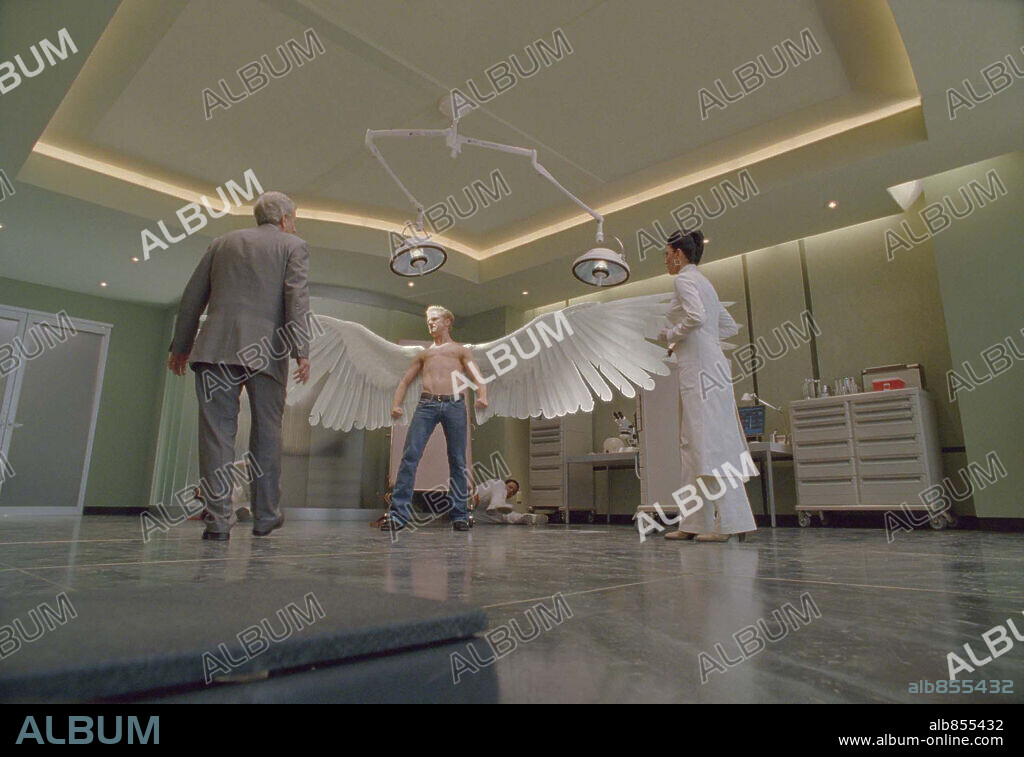 BEN FOSTER, HUGH JACKMAN, MICHAEL MURPHY and SHOHREH AGHDASHLOO in X-MEN: THE LAST STAND, 2006, directed by BRETT RATNER. Copyright 20TH CENTURY FOX.