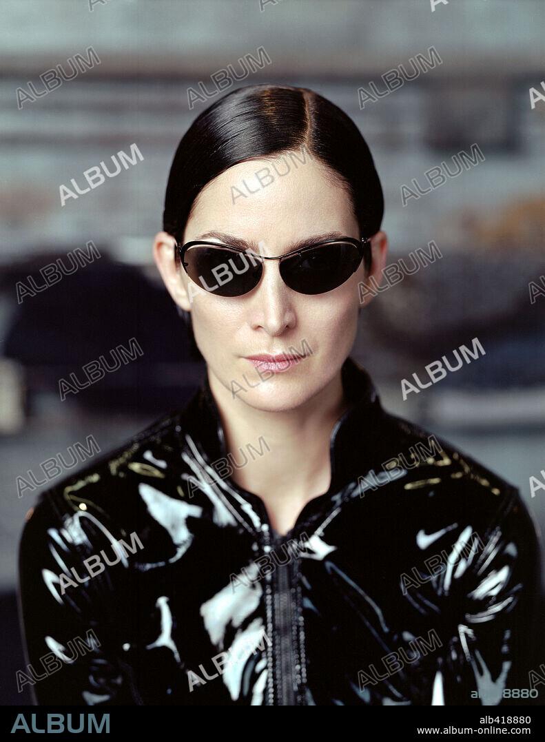 CARRIE-ANNE MOSS in THE MATRIX RELOADED, 2003, unter der Regie von ANDY WACHOWSKI und LARRY WACHOWSKI. Copyright WARNER BROS. PICTURES.