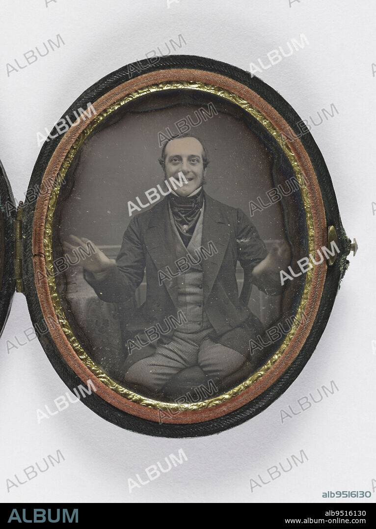 Portrait of a man, Fixon, E., Photographer, Between 1845 and 1855, Photography, Daguerréotype, Paris, Dimensions - Work: Height: 7.7 cm, Width: 6.3 cm, Dimensions - Ecrin: Height: 9 cm, Width: 7.5 cm, Thickness: 1.5 cm.