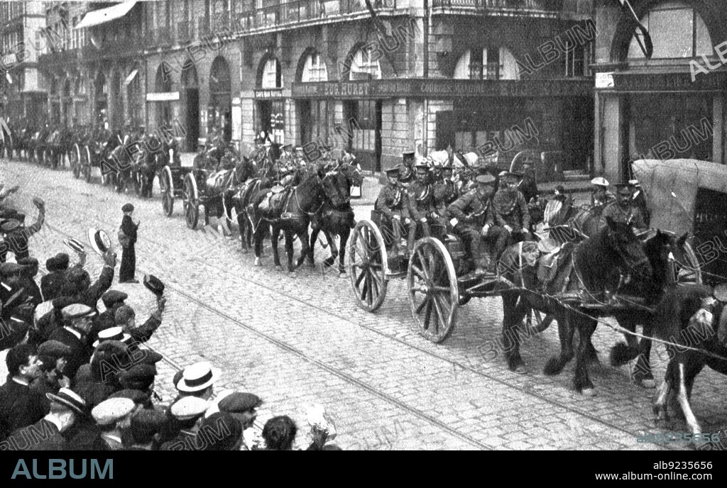''L'Armee Britannique; Le defile de artillerie dans les rues de Rouen provoque, de la part de la population, des manifestations chaleureuses', 1914. From "L'Album de la Guerre 1914-1919, Volume I" [L'Illustration, Paris, 1924].