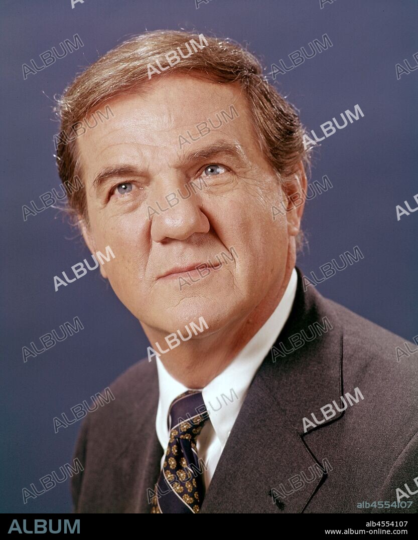 KARL MALDEN in THE STREETS OF SAN FRANCISCO, 1972. Copyright WARNER BROS. TELEVISION.