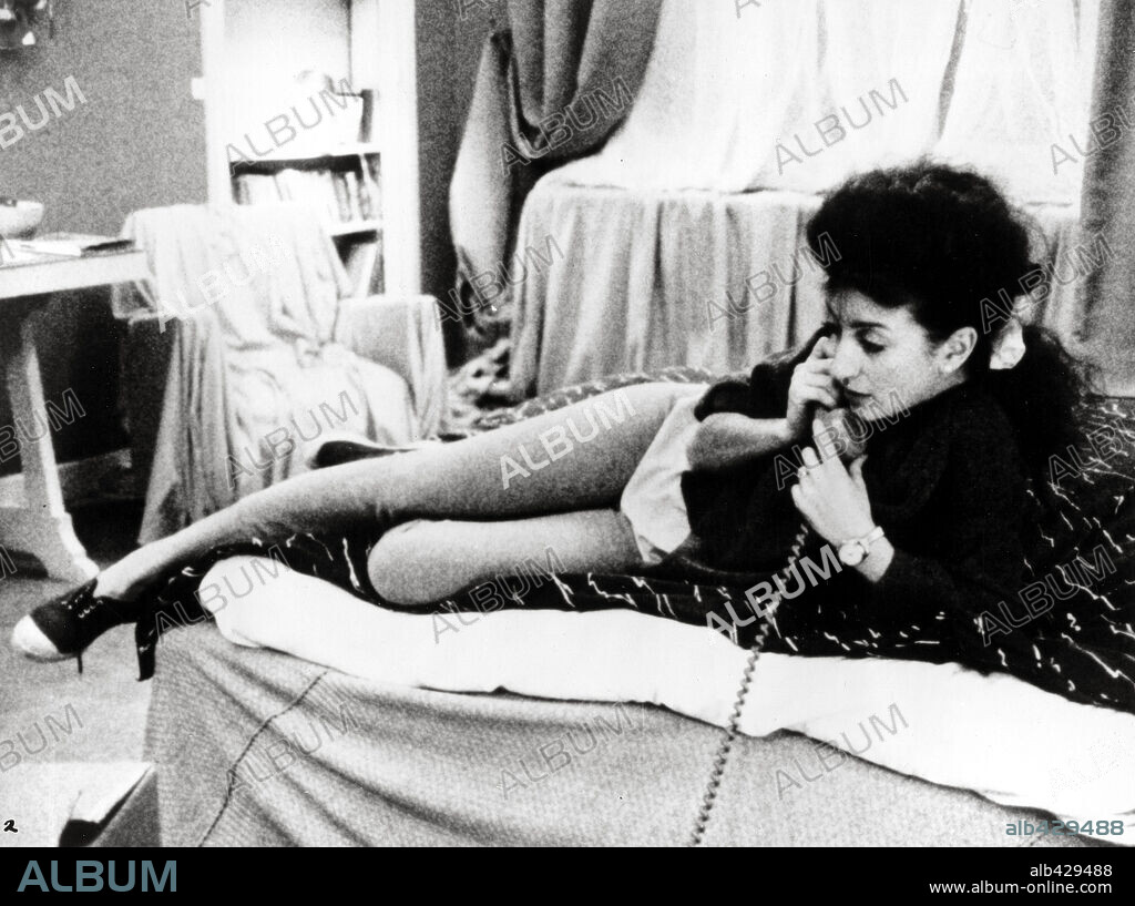 PASCALE OGIER in FULL MOON IN PARIS, 1984 (LES NUITS DE LA PLEINE LUNE), directed by ERIC ROHMER. Copyright FILMS OU LOSAGNE, LES/FILMS ARIANE, LES.