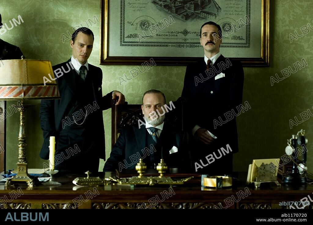 ALBERT LOPEZ-MURTRA, LLUIS HOMAR and RUBEN AMETLLE in ULL PER ULL, 2009 (ULL PER ULL-TV), directed by MAR TARGARONA. Copyright INSTITUT DEL CINEMA CATALA/RODAR Y RODAR CINE Y TELEVISION.