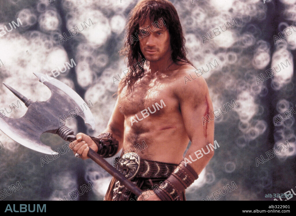 KEVIN SORBO in KULL THE CONQUEROR, 1997, directed by JOHN NICOLELLA. Copyright UNIVERSAL PICTURES / COWARDS, A.W.