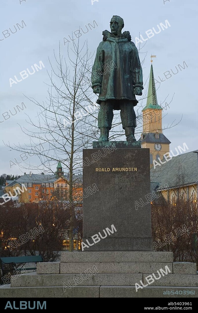 Roald Amundsen sculpture, Tromso Protestant Cathedral, Tromso domkirke, polar night, winter, Tromso, Troms, Norway, Europe.