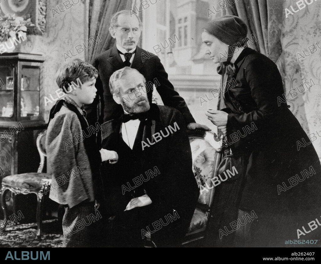 PAUL MUNI in THE STORY OF LOUIS PASTEUR, 1936, directed by WILHELM DIETERLE. Copyright WARNER BROTHERS.