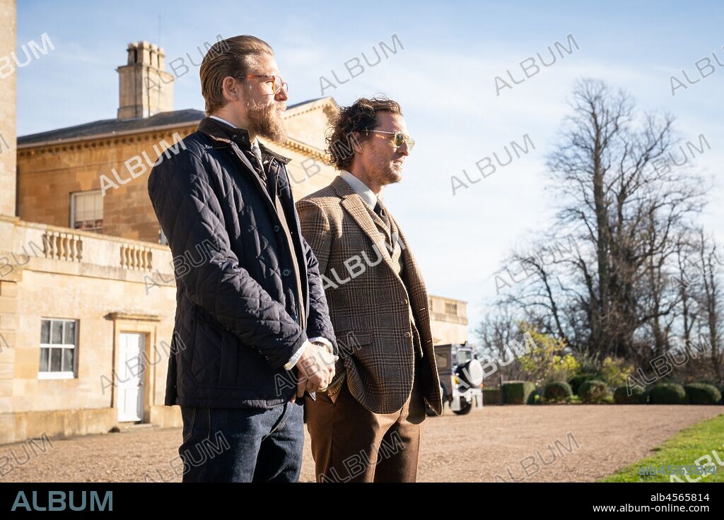 CHARLIE HUNNAM y MATTHEW McCONAUGHEY en GENTLEMEN, THE: LOS SEÑORES DE LA MAFIA, 2020 (THE GENTLEMEN), dirigida por GUY RITCHIE. Copyright MIRAMAX.