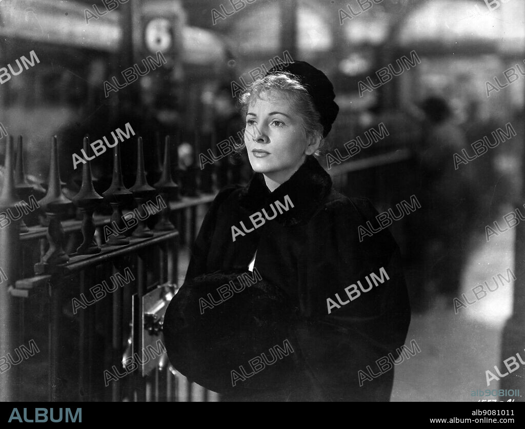 JOAN FONTAINE en CARTA DE UNA DESCONOCIDA, 1948 (LETTER FROM AN UNKNOWN WOMAN), dirigida por MAX OPHÜLS. Copyright UNIVERSAL INTERNATIONAL.