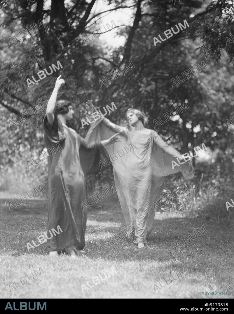 ARNOLD GENTHE. Wanger, Beatrice, Miss, and Miss Solveig Hornbeck, 1921 June 21.