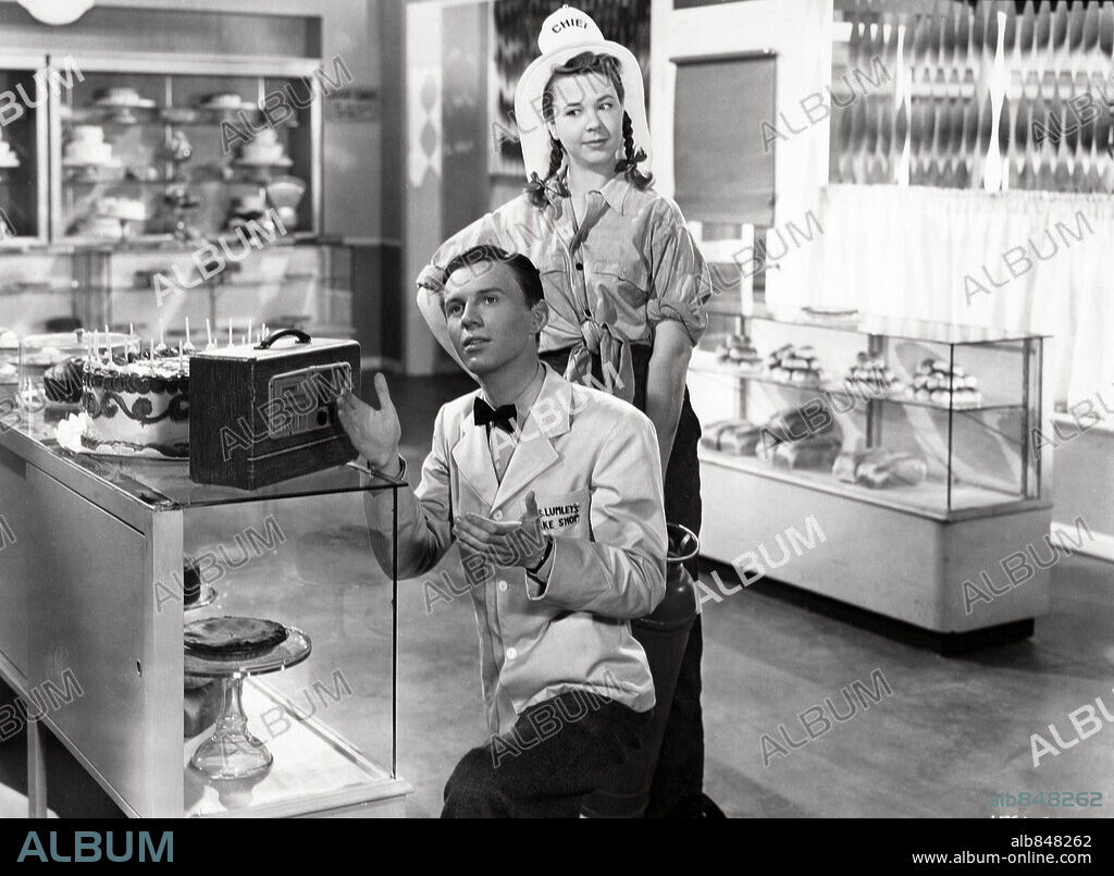 JANE WITHERS and JIMMY LYDON in AFFAIRS OF GERALDINE, 1946, directed by GEORGE BLAIR. Copyright REPUBLIC PICTURES.