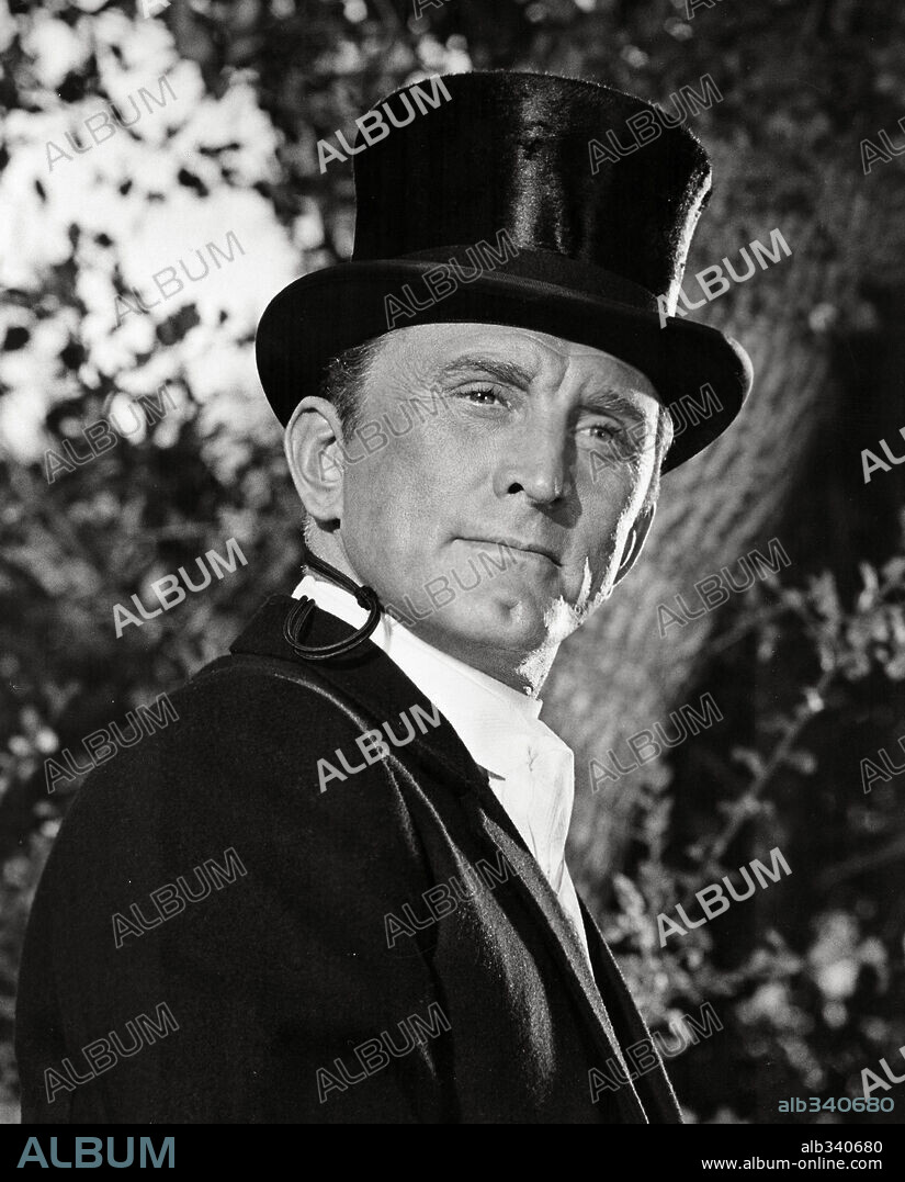 KIRK DOUGLAS en EL ÚLTIMO DE LA LISTA, 1963 (THE LIST OF ADRIAN MESSENGER), dirigida por JOHN HUSTON. Copyright UNIVERSAL PICTURES.