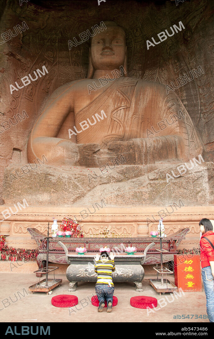 The Oriental Buddha Park, close to Leshan's famous Grand Buddha (Da Fo), contains a varied collection of Buddha statues from all across Asia.