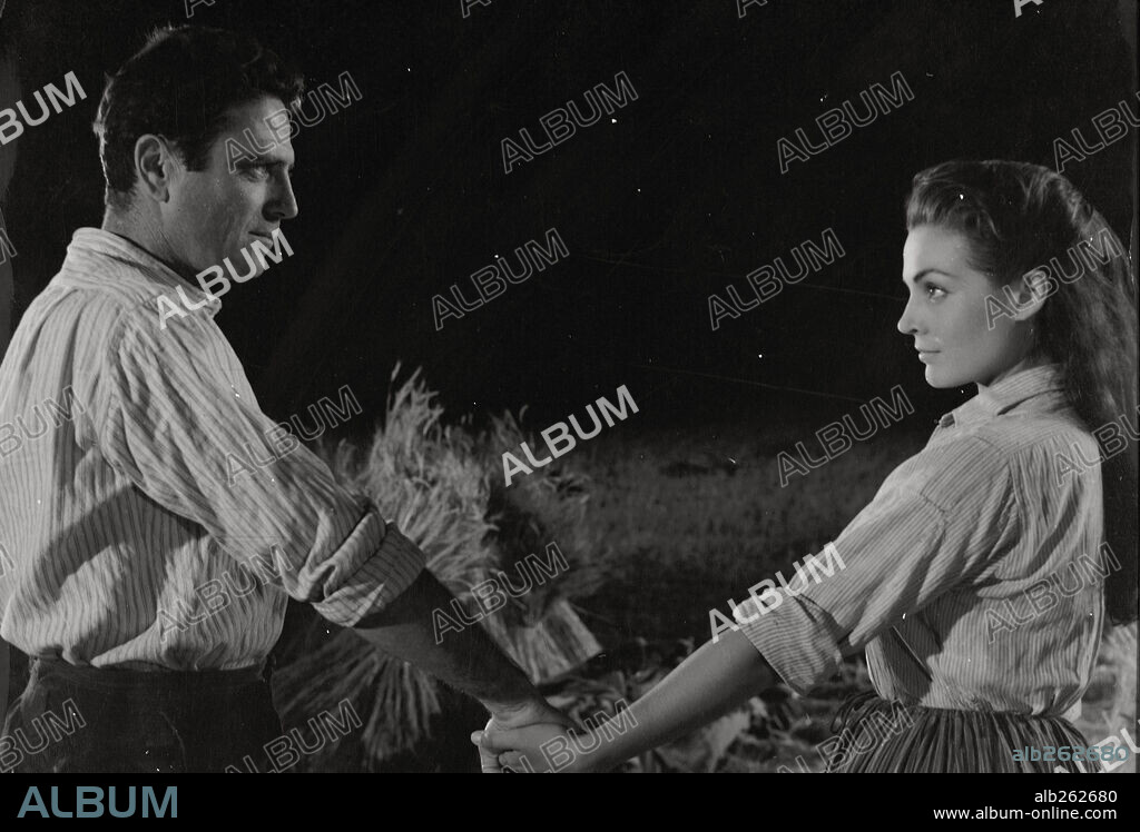 CARMEN SEVILLA y RAF VALLONE en LA VENGANZA, 1958, dirigida por JUAN ANTONIO BARDEM. Copyright SUEVIA FILMS.