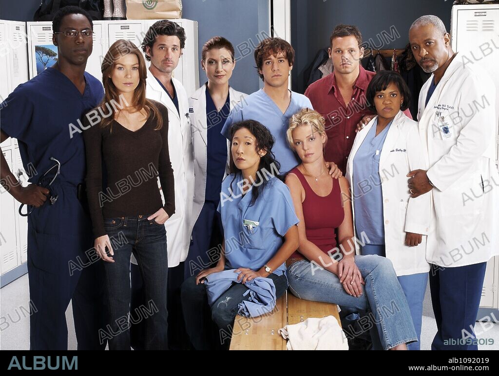 CHANDRA WILSON, ELLEN POMPEO, ISAIAH WASHINGTON, JAMES PICKENS JR., JUSTIN CHAMBERS, KATE WALSH, KATHERINE HEIGL, PATRICK DEMPSEY, SANDRA OH and T. R. KNIGHT in GREY'S ANATOMY, 2005. Copyright TOUCHSTONE TELEVISION.