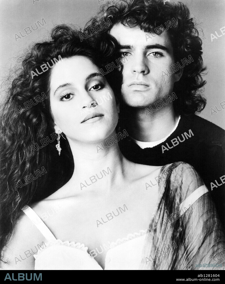 JAMI GERTZ und JASON PATRIC in THE LOST BOYS, 1987, unter der Regie von JOEL SCHUMACHER. Copyright WARNER BROTHERS.