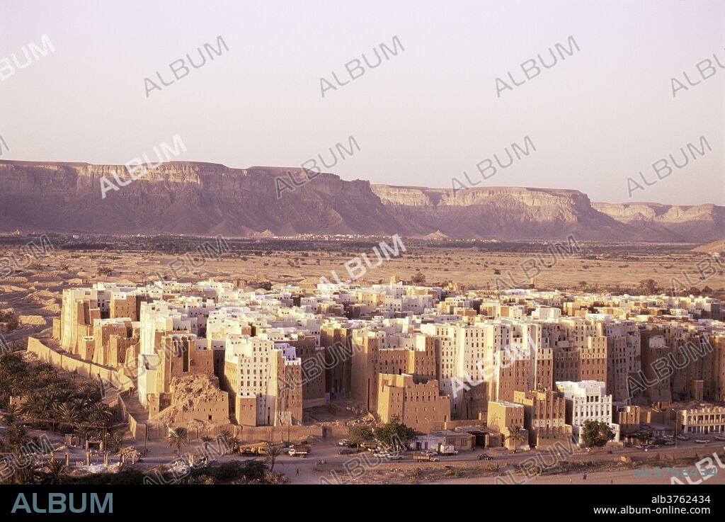 Shibam, UNESCO World Heritage Site, Hadramaut, Republic of Yemen, Middle East.