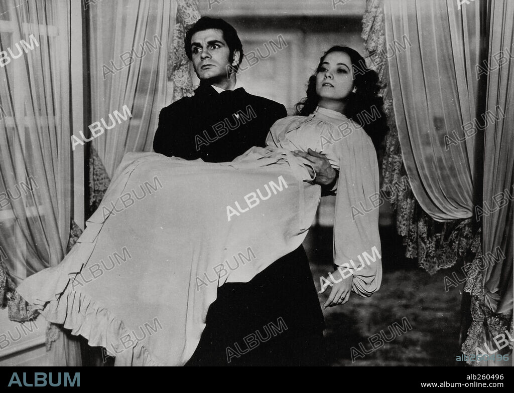 LAURENCE OLIVIER y MERLE OBERON en CUMBRES BORRASCOSAS (WUTHERING HEIGHTS, 1939), dirigida por WILLIAM WYLER. Copyright UNITED ARTISTS.