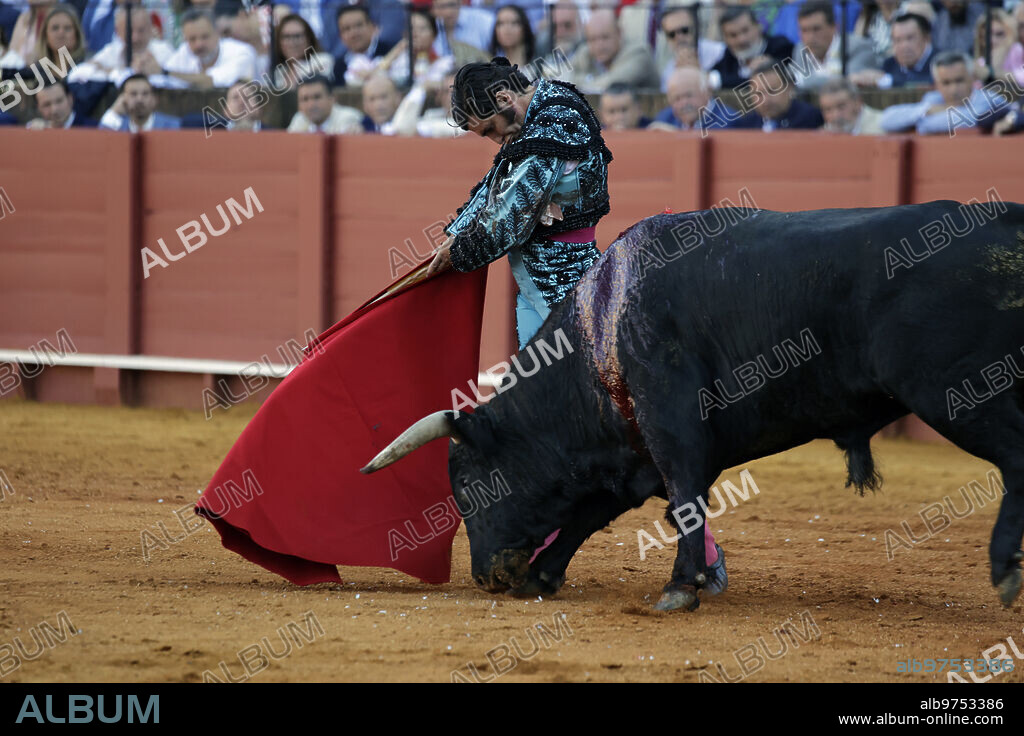 Sevilla, 26/04/2023. Corrida de toros celebrada en La Maestranza, para los toreros Morante de la Puebla, Diego Urdiales y Juan Ortega. Foto: Juan Flores. ARCHSEV.
