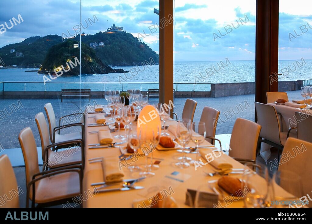 Bokado Restaurant. La Concha Bay. Donostia. San Sebastian. Gipuzkoa. Basque Country. Spain.